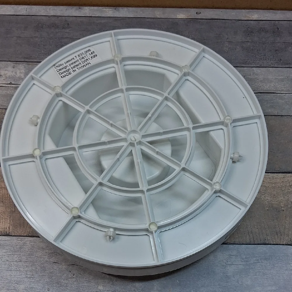 White Revolving Organizer  NWOT